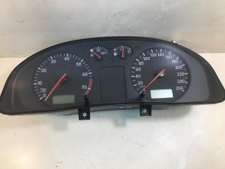 pribornaia-panel-shhitok-volkswagen-passat-b5-art-24521