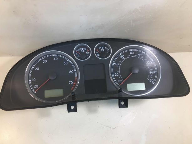 pribornaia-panel-shhitok-volkswagen-passat-b5-gp-art-24525-big-0