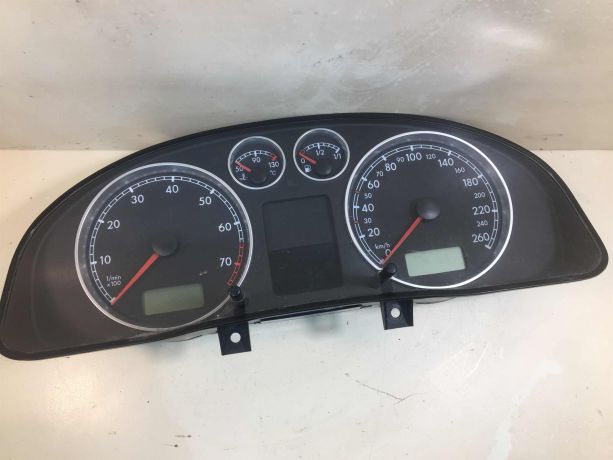 pribornaia-panel-shhitok-volkswagen-passat-b5-gp-art-24551-big-0