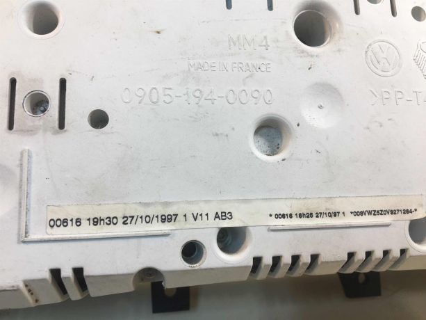 pribornaia-panel-shhitok-volkswagen-passat-b5-18t-art-24554-big-1