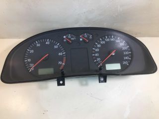 pribornaia-panel-shhitok-volkswagen-passat-b5-art-24555