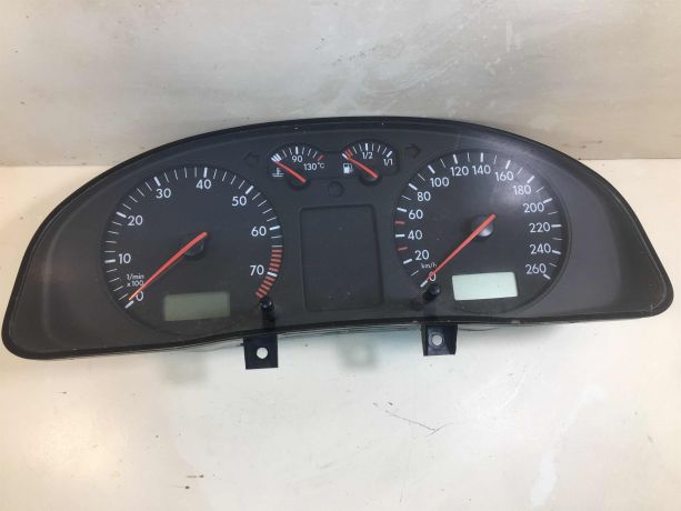 pribornaia-panel-shhitok-volkswagen-passat-b5-art-24555-big-0