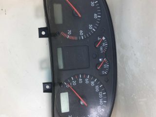 pribornaia-panel-shhitok-volkswagen-passat-b5-18t-art-24558