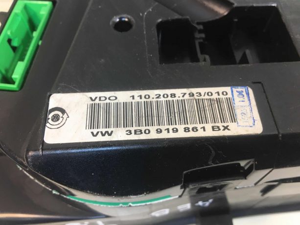 pribornaia-panel-shhitok-volkswagen-passat-b5-18t-art-24559-big-1