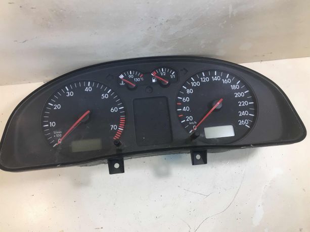 pribornaia-panel-shhitok-volkswagen-passat-b5-art-24651-big-0