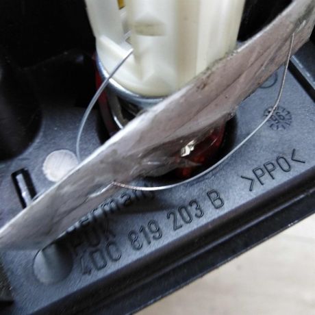 deflektor-obduva-salona-zadnii-audi-a8-d2-art-24966-big-1