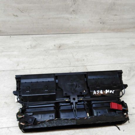 deflektor-centralnyi-torpedy-obduva-salona-audi-a8-d2-art-25025-big-2