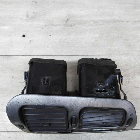 deflektor-obduva-salona-centralnyi-mitsubishi-galant-7-art-27414-big-1