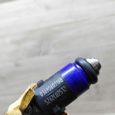 toplivnaia-forsunka-volkswagen-polo-2001-god-14-bky-036906031ab-art-27908-big-1