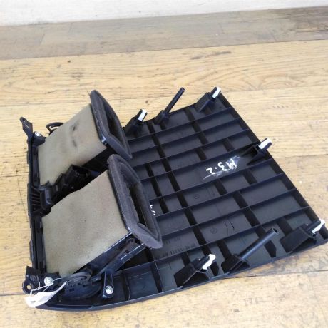 deflektor-centralnyi-s-castiu-torpedo-mazda-3-bk-xetcbek-art-29932-big-4