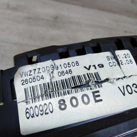 panel-priborov-shhitok-volkswagen-polo-4-art-32606-big-1