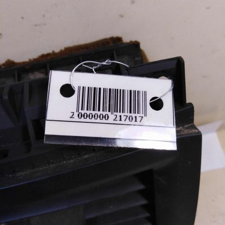 deflektor-centralnyi-obduva-salona-renault-megane-2-sedan-art-35081-big-1