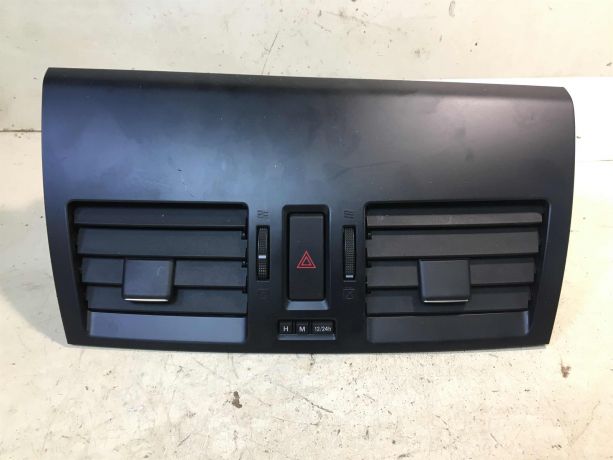 deflektor-obduva-salona-centralnyi-mazda-3-bl-rest-sedan-art-37098-big-0