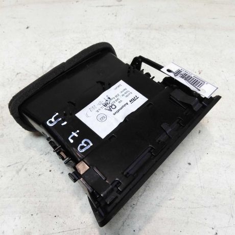 deflektor-obduva-salona-pravyi-volkswagen-passat-b7-art-40800-big-2