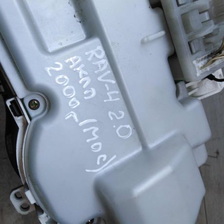 panel-priborov-shhitok-toyota-rav4-ii-xa20-art-42112-big-4