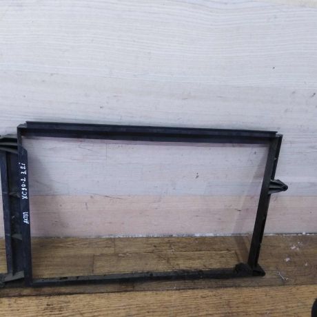 peredniaia-panel-ramka-radiatora-volvo-xc90-rest-art-43416-big-1