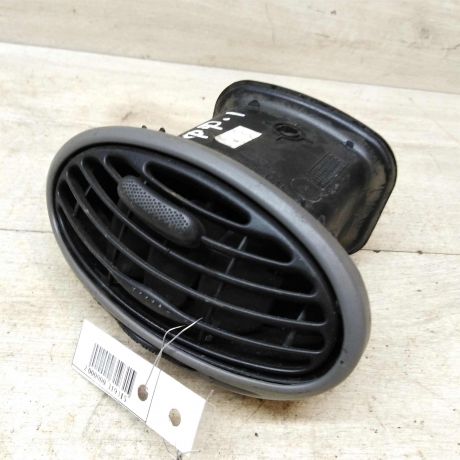 deflektor-obduva-salona-srednii-pravyi-ford-focus-1-art-46479-big-1