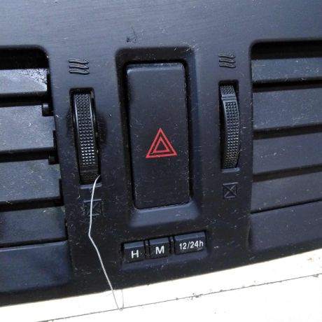 deflektor-obduva-salona-centralnyi-mazda-3-bl-art-48239-big-3