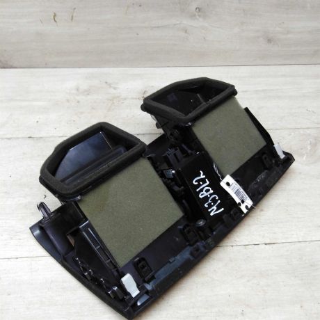 deflektor-obduva-salona-centralnyi-mazda-3-bl-art-48239-big-4