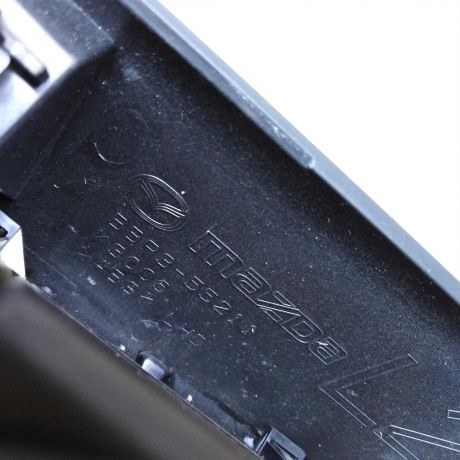 deflektor-obduva-salona-centralnyi-mazda-3-bl-art-48239-big-1