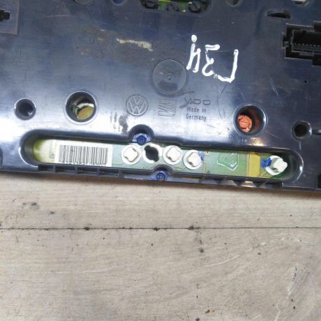 panel-priborov-shhitok-volkswagen-golf-3-art-53884-big-3