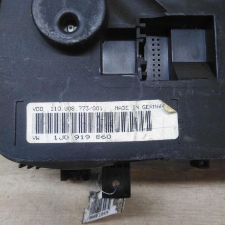 panel-priborov-shhitok-volkswagen-golf-4-art-53902-big-1