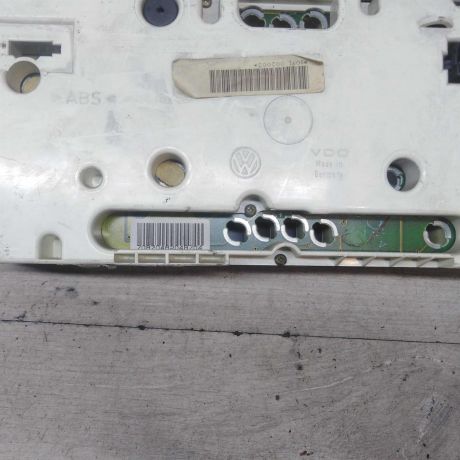 panel-priborov-shhitok-volkswagen-golf-3-art-53905-big-5