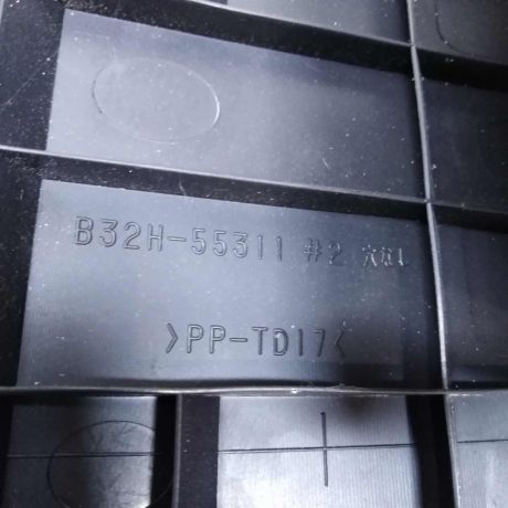 deflektor-obduva-salona-centralnyi-mazda-3-bk-sedan-art-54160-big-1