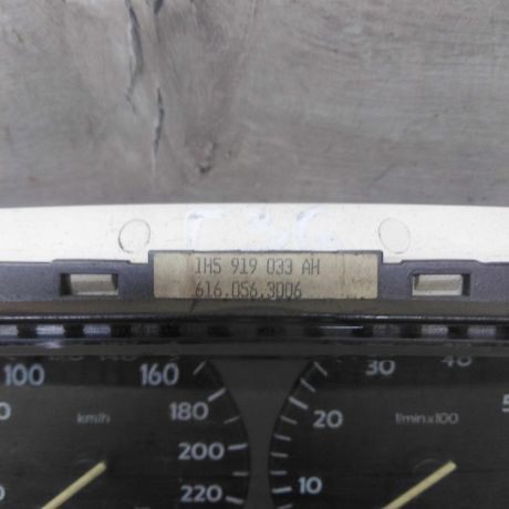 panel-priborov-shhitok-volkswagen-golf-3-benzin-art-54498-big-1