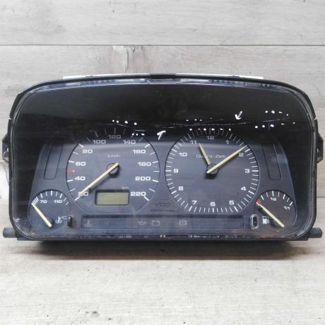 panel-priborov-shhitok-volkswagen-golf-3-art-54695-big-0
