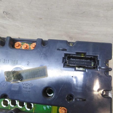 panel-priborov-shhitok-volkswagen-golf-3-art-54695-big-3