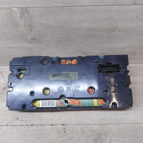 panel-priborov-shhitok-volkswagen-golf-3-art-54753-big-1