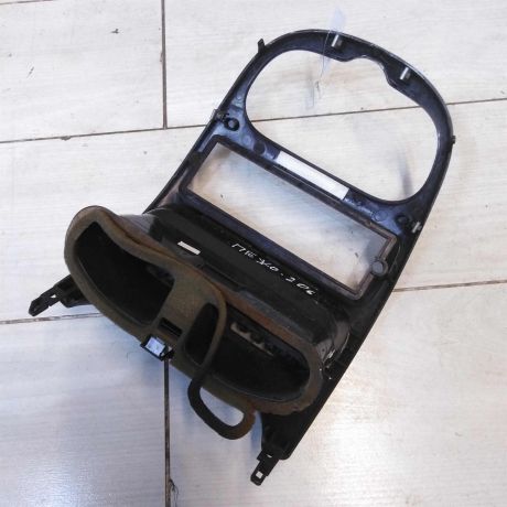 deflektor-obduva-salona-centralnyi-ramka-magnitoly-peugeot-206-art-56209-big-3