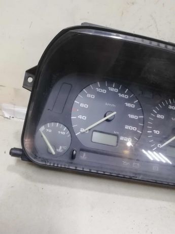 panel-priborov-shhitok-volkswagen-golf-3-art-59680-big-1