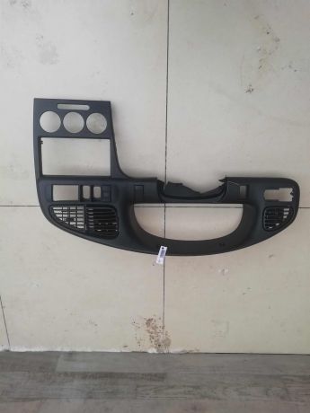 nakladka-na-torpedo-deflektor-obduva-salona-kia-spectra-art-60907-big-0