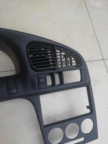nakladka-na-torpedo-deflektor-obduva-salona-kia-spectra-art-60907-big-1