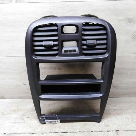 ramka-magnitoly-deflektor-centralnyi-obduva-salona-hyundai-sonata-4-ef-art-62800-big-0