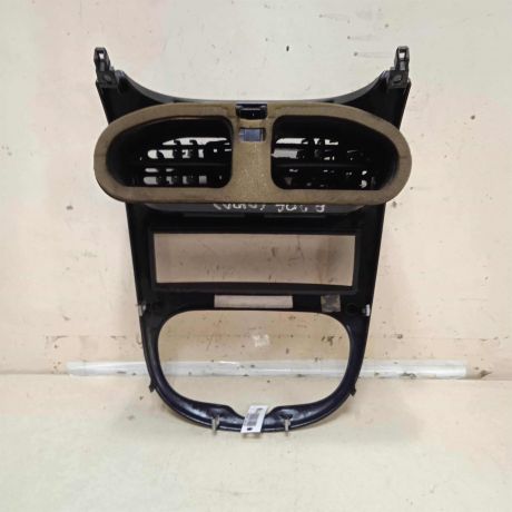 deflektor-obduva-salona-centralnyi-peugeot-206-art-63325-big-1