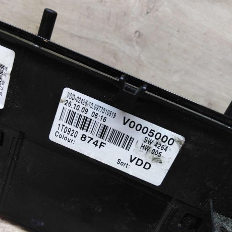 panel-priborov-shhitok-volkswagen-touran-i-art-66340-big-6