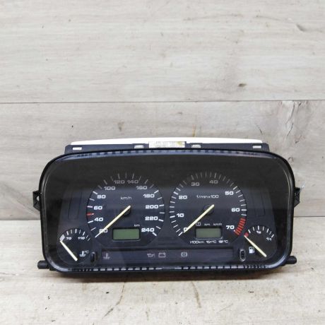 panel-priborov-shhitok-volkswagen-golf-3-volkswagen-vento-18i-art-66750-big-0