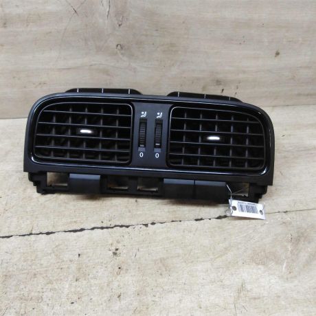 deflektor-obduva-salona-centralnyi-volkswagen-polo-v-sedan-art-71365-big-0