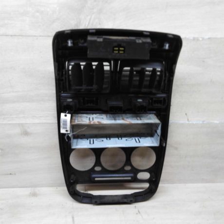 ramka-magnitola-deflektor-centralnyi-hyundai-accent-ii-art-72785-big-1