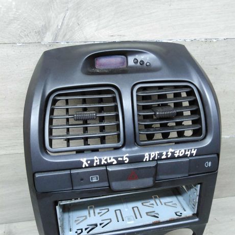 ramka-magnitola-deflektor-centralnyi-hyundai-accent-ii-art-72785-big-2