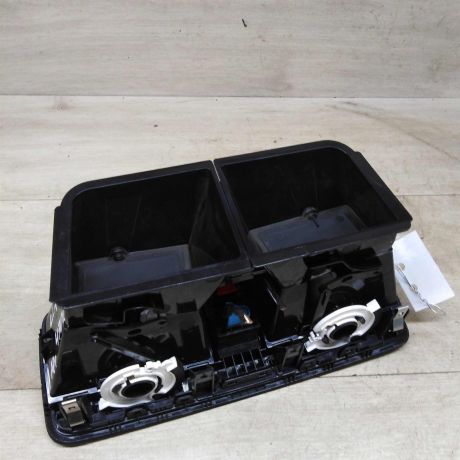 deflektor-obduva-salona-centralnyi-skoda-yeti-i-art-76440-big-4