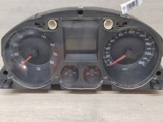 panel-priborov-shhitok-volkswagen-passat-b6-art-77176