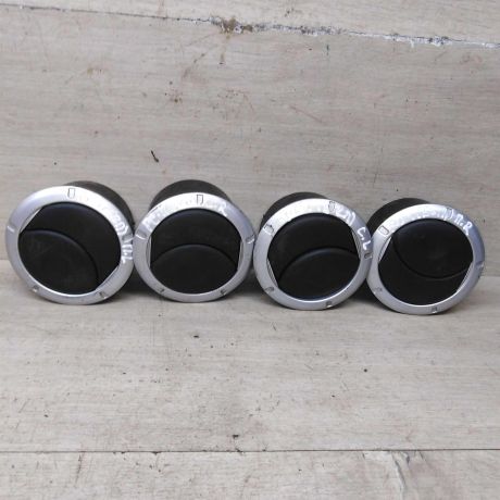 deflektor-obduva-salona-renault-sandero-i-art-77904-big-0