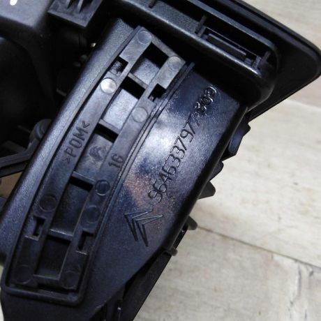 deflektor-obduva-salona-pravyi-citroen-c4-i-art-79975-big-3