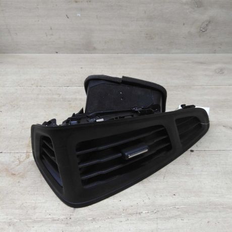 deflektor-obduva-salona-pravyi-ford-focus-3-art-82443-big-1