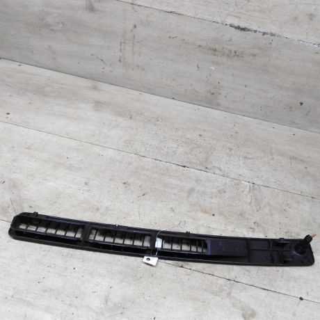 deflektor-obduva-salona-centralnyi-na-lobovoe-steklo-nissan-primera-p11-art-83857-big-0