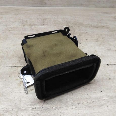 deflektor-obduva-salona-centralnyi-pravyi-mazda-3-bk-art-85251-big-3